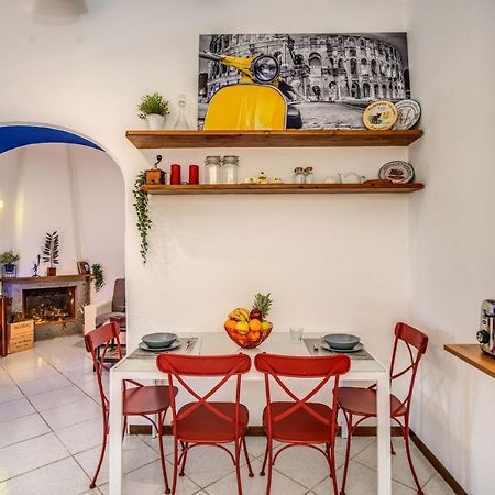 Trastevere - Stylish Good Vibes Apartment Rome Bagian luar foto