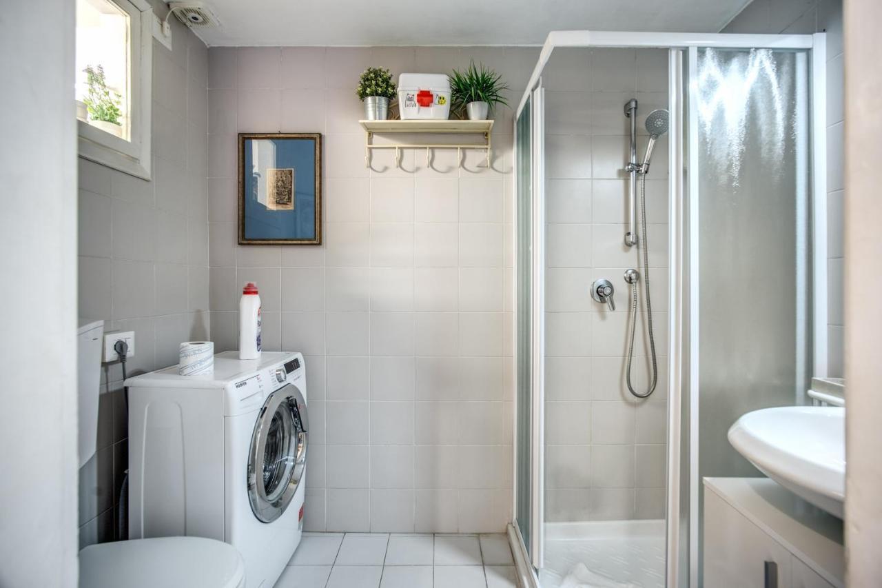 Trastevere - Stylish Good Vibes Apartment Rome Bagian luar foto