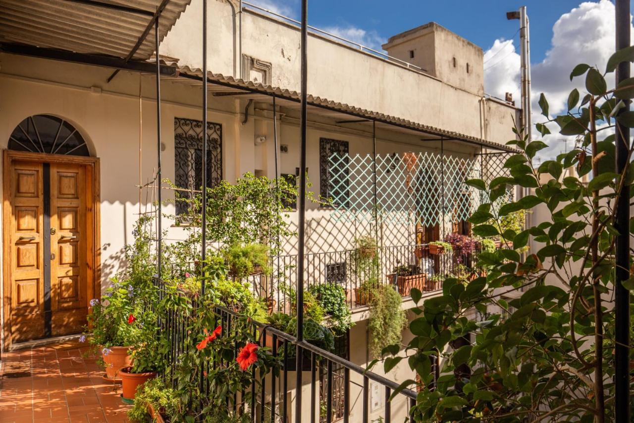 Trastevere - Stylish Good Vibes Apartment Rome Bagian luar foto