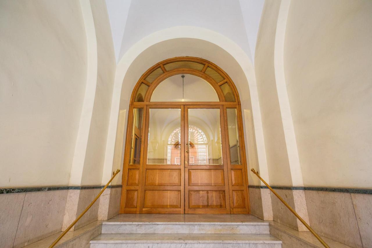 Trastevere - Stylish Good Vibes Apartment Rome Bagian luar foto